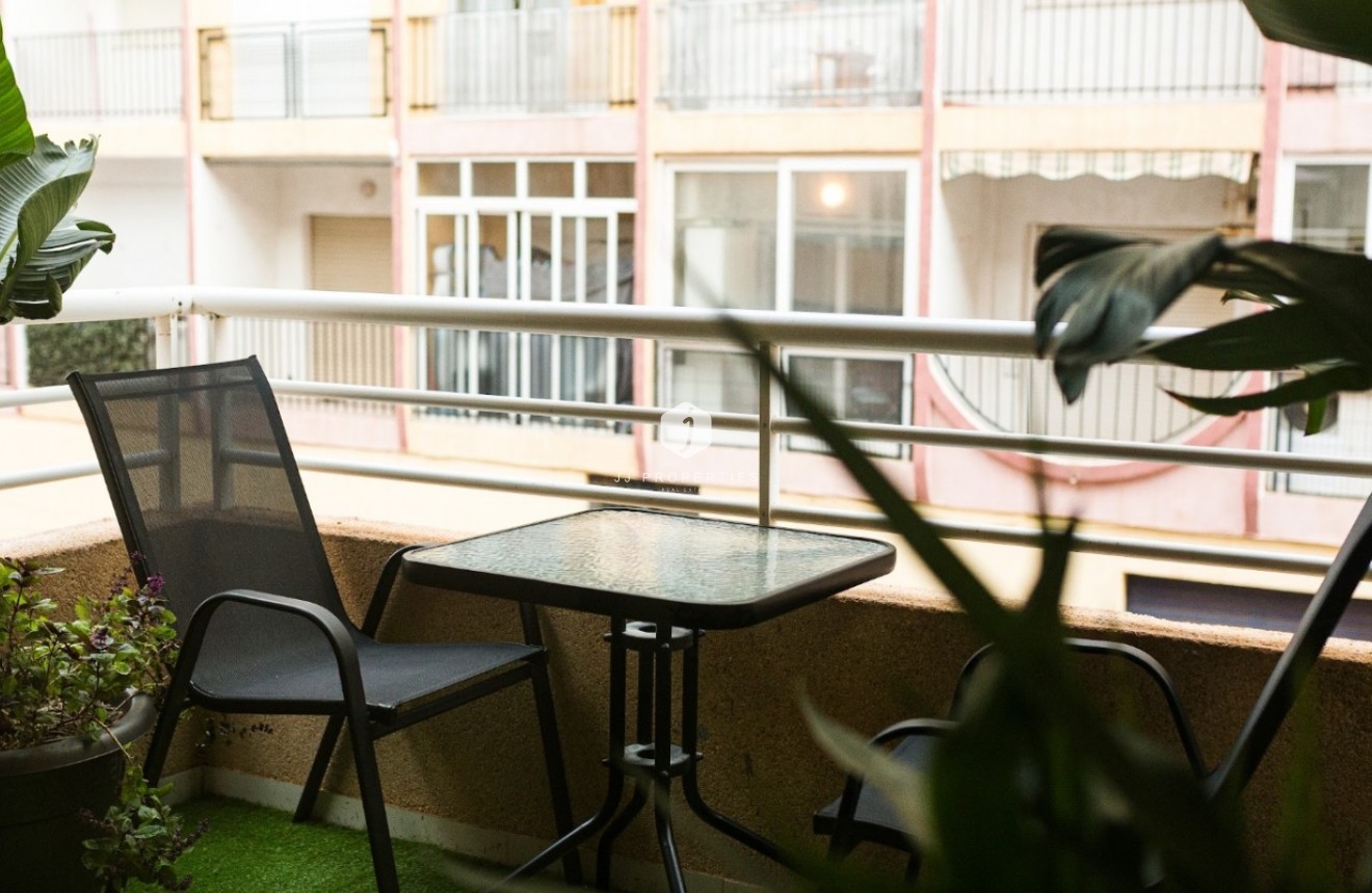 Resale - Apartment / flat -
Torrevieja - Costa Blanca