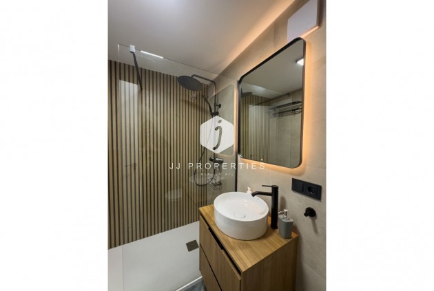 Resale - Apartment / flat -
Torrevieja - Costa Blanca