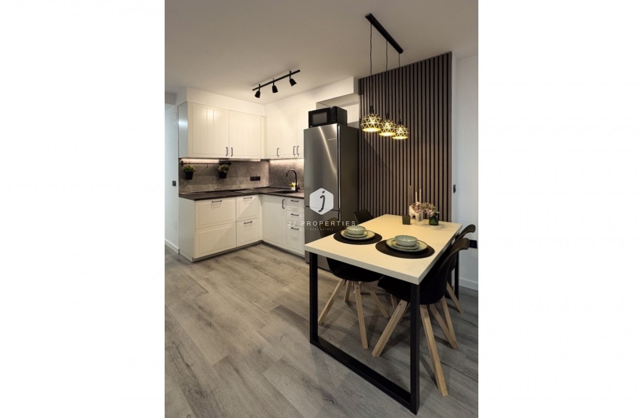 Resale - Apartment / flat -
Torrevieja - Costa Blanca