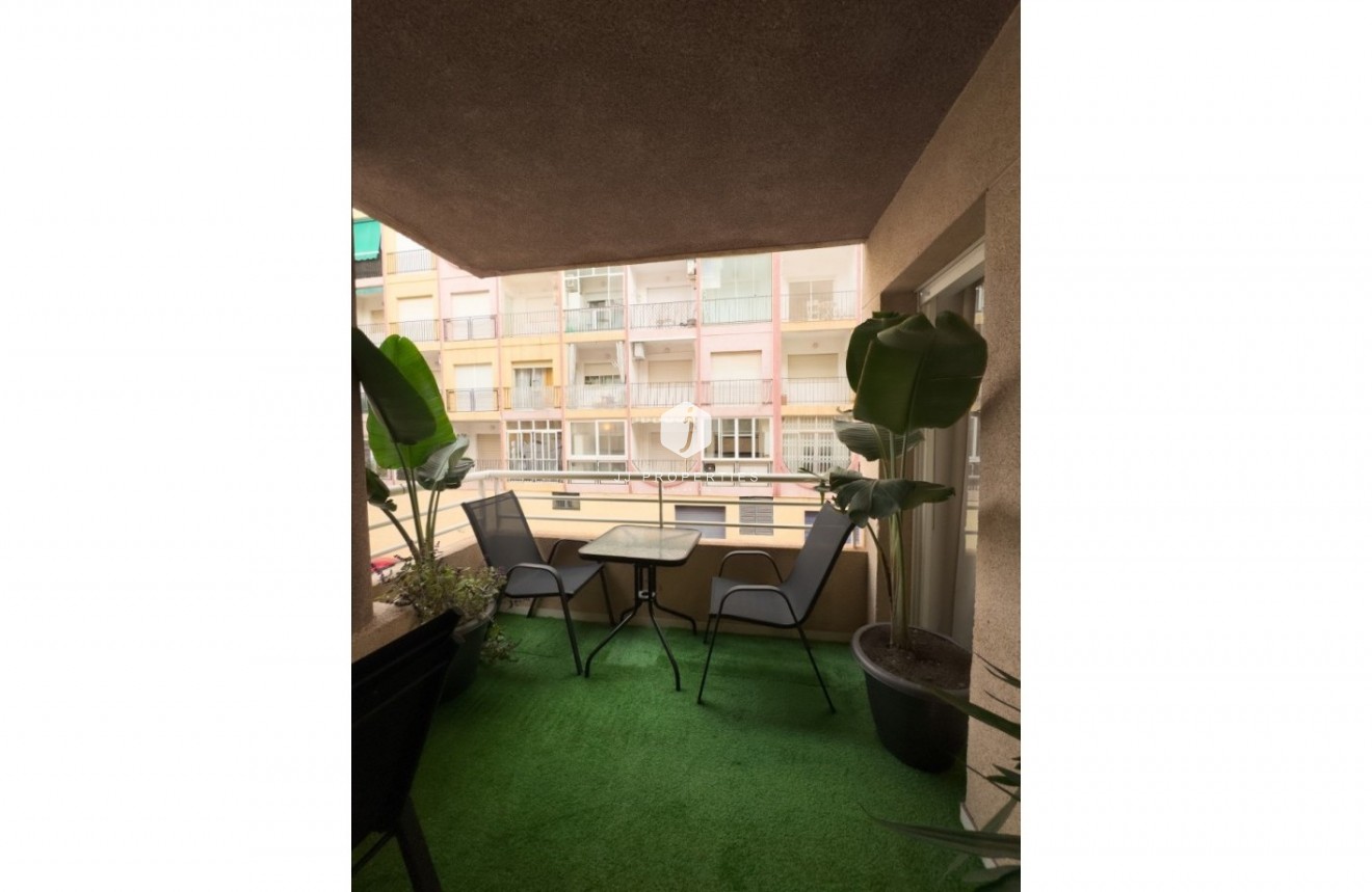 Resale - Apartment / flat -
Torrevieja - Costa Blanca