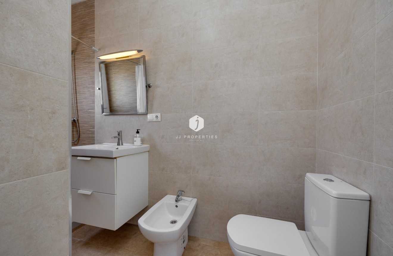 Aus zweiter Hand - Villa -
Torrevieja - La Siesta - El Salado - Torreta