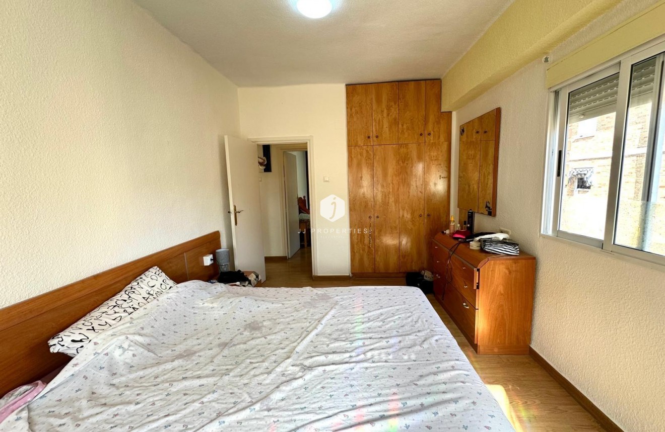 Aus zweiter Hand - Wohnung -
Torrevieja - Estacion de autobuses