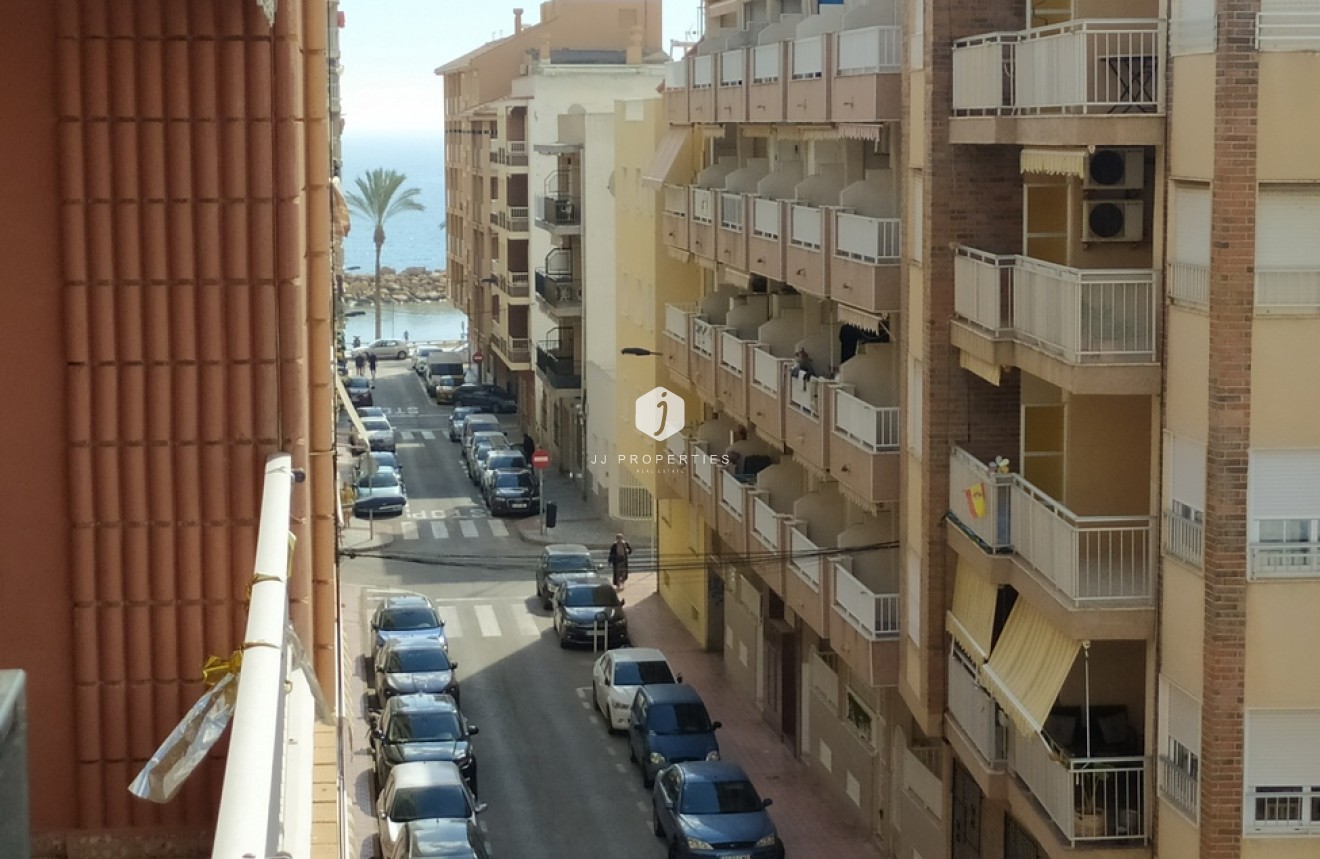 Z drugiej ręki - Mieszkanie w bloku -
Torrevieja - CENTRE PLAYA DEL CURA LAS PISCINAS