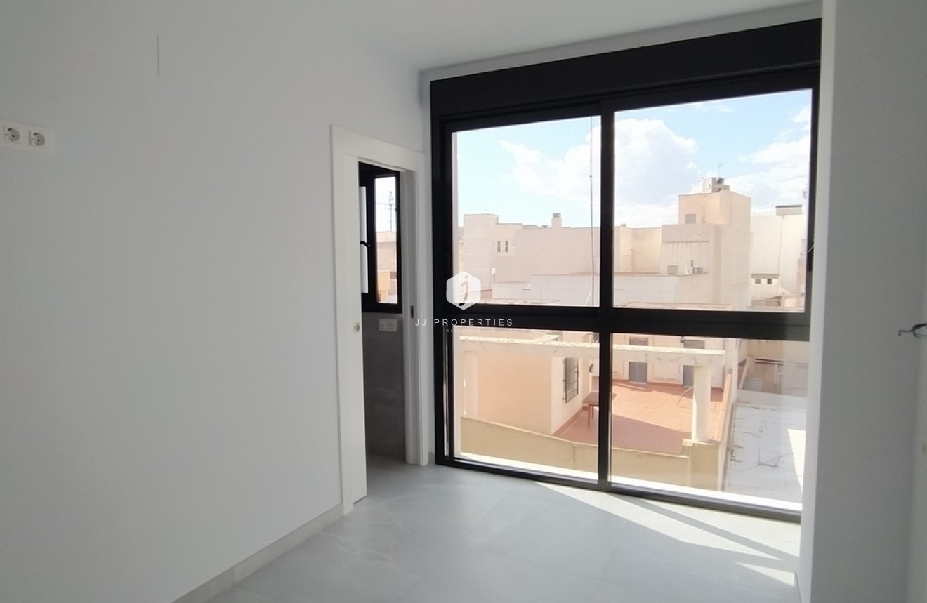 Z drugiej ręki - Mieszkanie w bloku -
Torrevieja - CENTRE PLAYA DEL CURA LAS PISCINAS