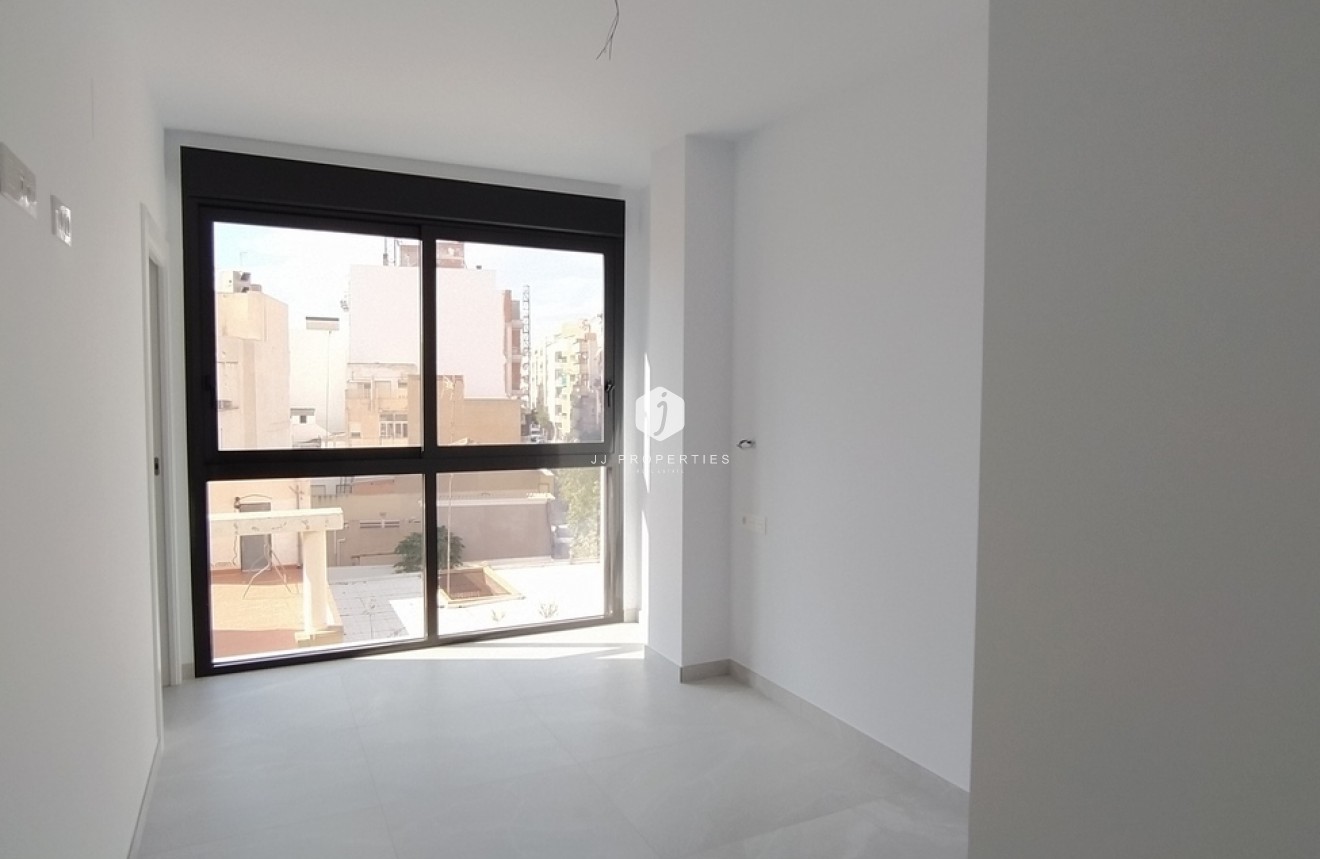 Z drugiej ręki - Mieszkanie w bloku -
Torrevieja - CENTRE PLAYA DEL CURA LAS PISCINAS