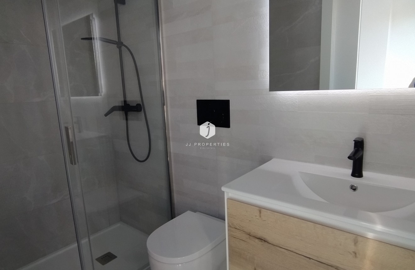 Z drugiej ręki - Mieszkanie w bloku -
Torrevieja - CENTRE PLAYA DEL CURA LAS PISCINAS