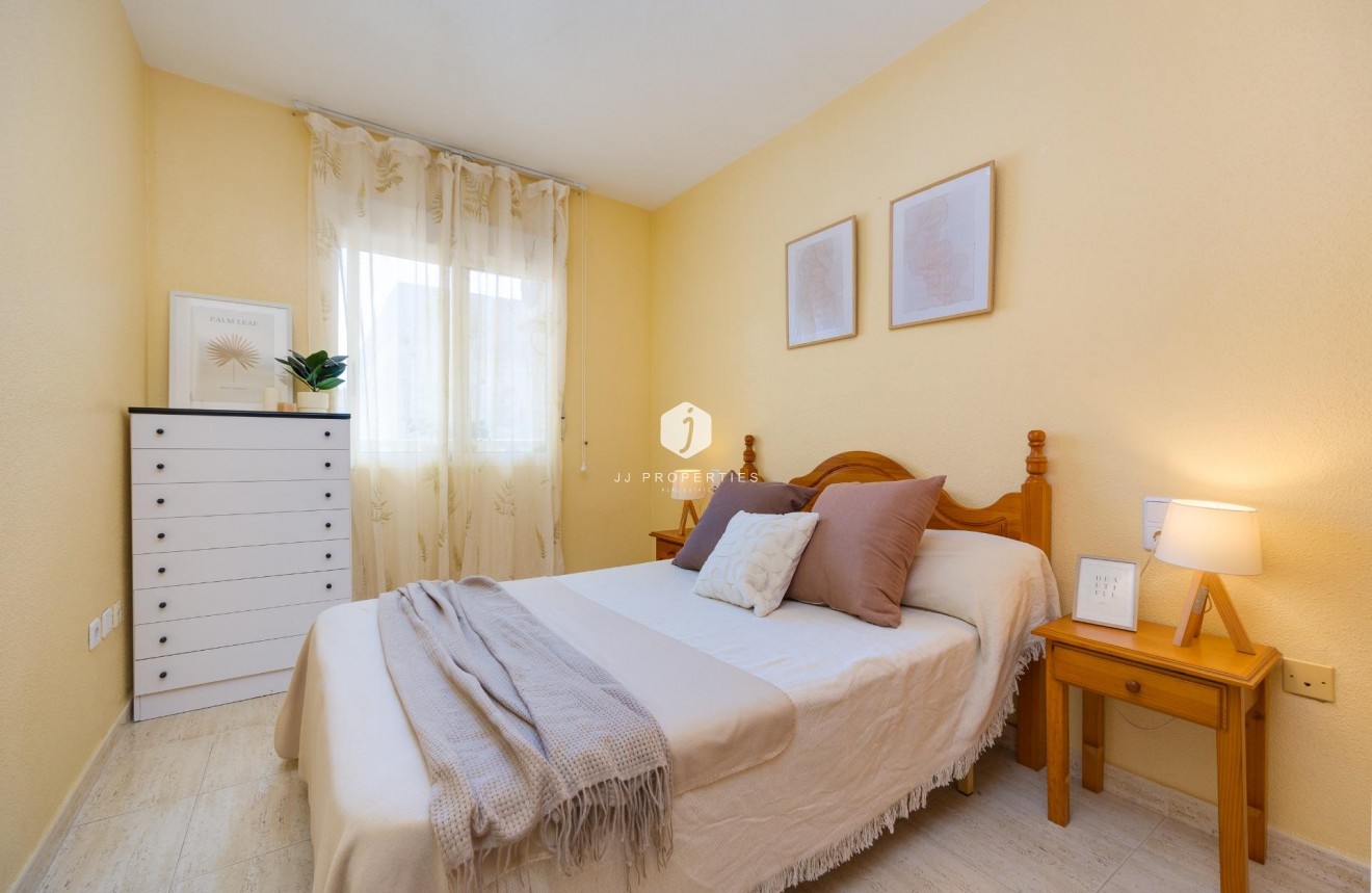 Tweedehands - Appartement / flat -
Torrevieja - Playa del Cura