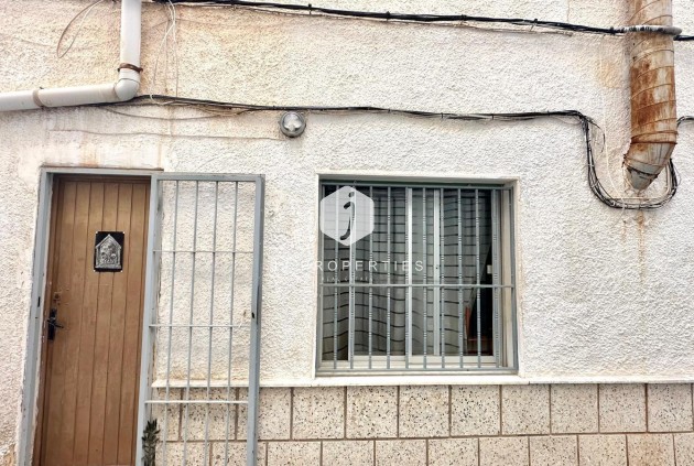 Z drugiej ręki - Szalet -
Torrevieja - Playa del Cura