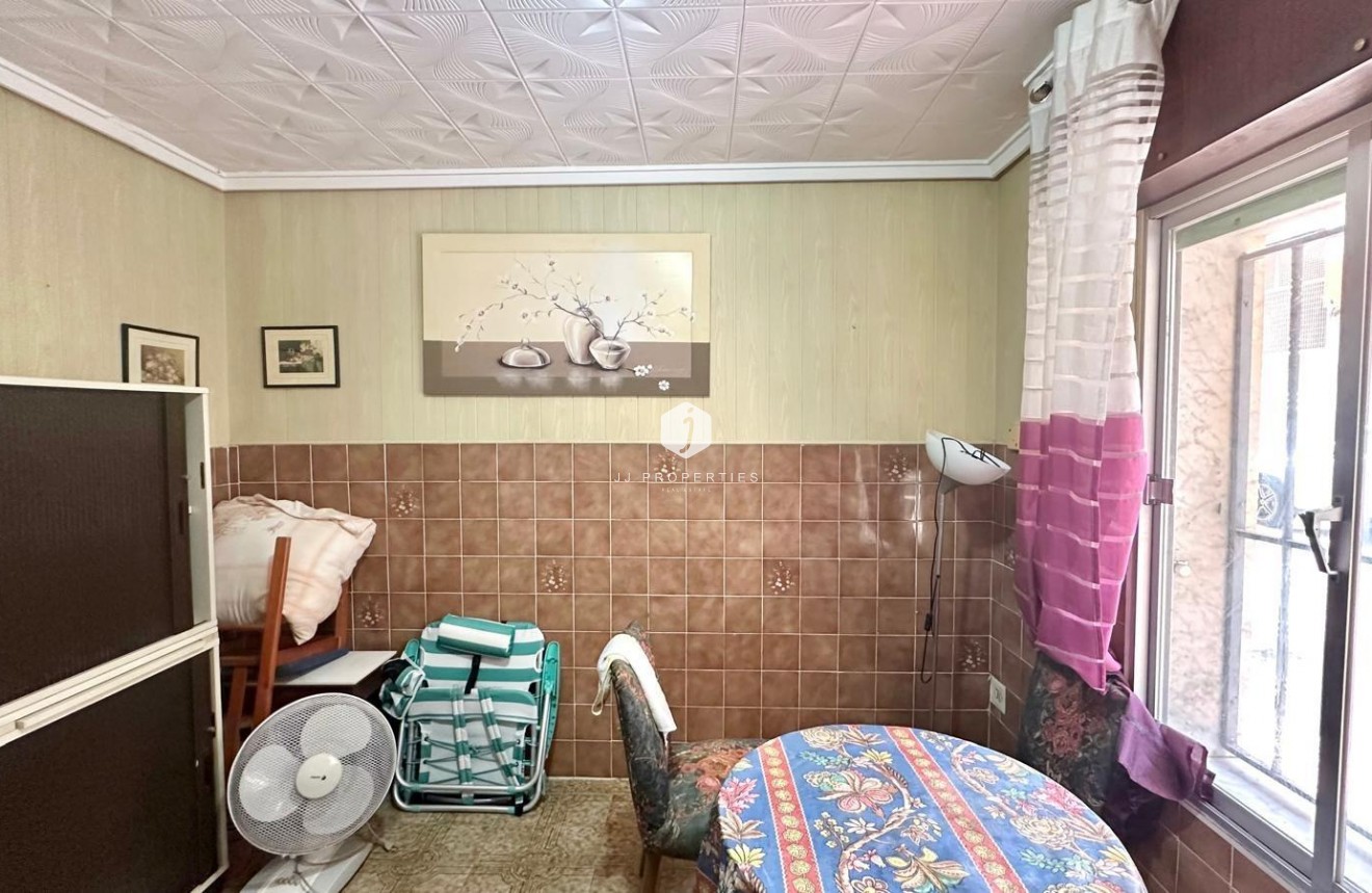 Z drugiej ręki - Szalet -
Torrevieja - Playa del Cura