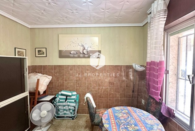 Z drugiej ręki - Szalet -
Torrevieja - Playa del Cura