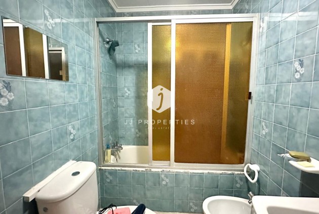 Z drugiej ręki - Szalet -
Torrevieja - Playa del Cura