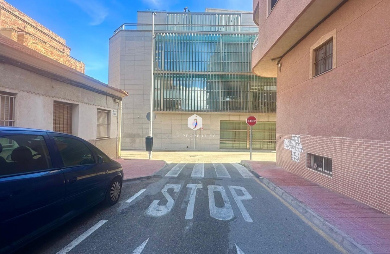 Segunda mano - Apartamento / piso -
Torrevieja - La Mata