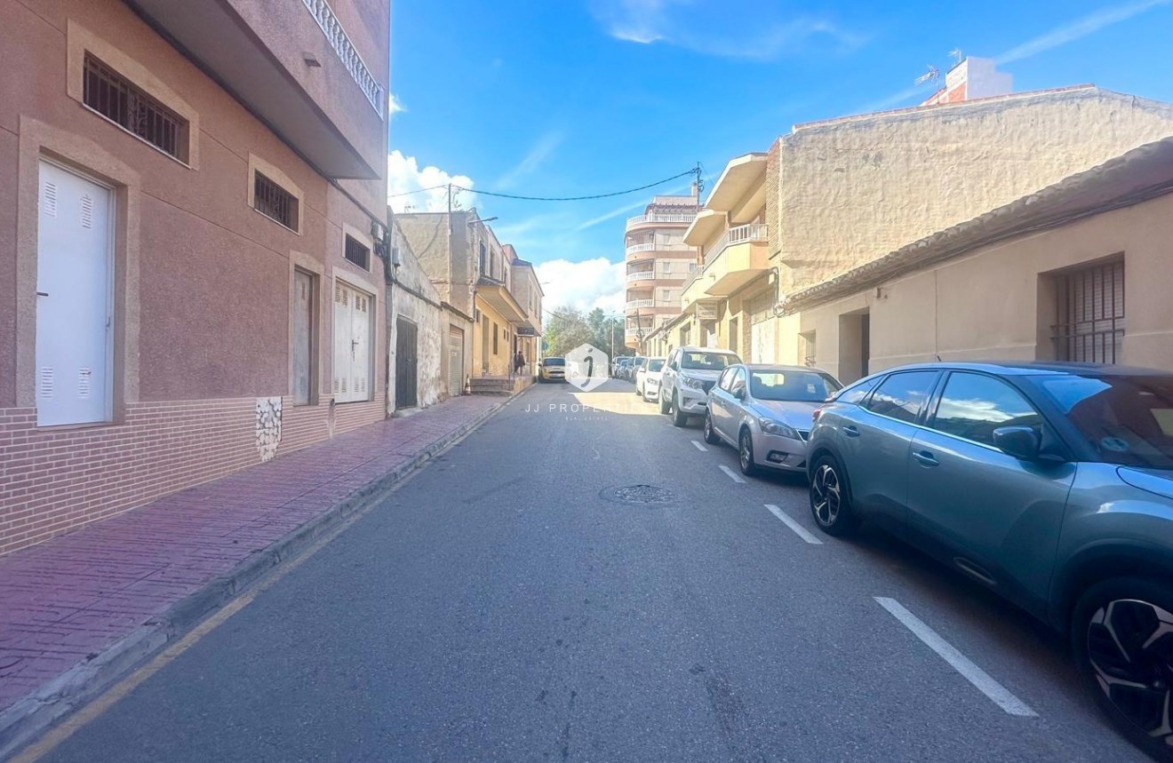 Segunda mano - Apartamento / piso -
Torrevieja - La Mata