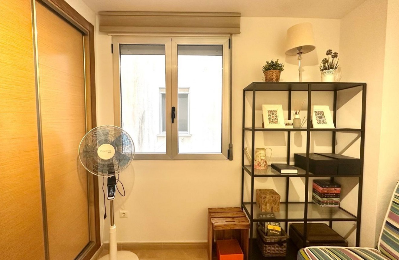Segunda mano - Apartamento / piso -
Torrevieja - La Mata