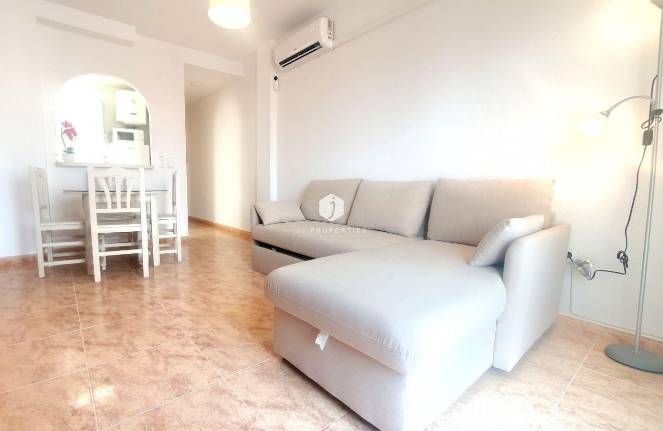 Aus zweiter Hand - Penthouse -
Torrevieja - Estacion de autobuses
