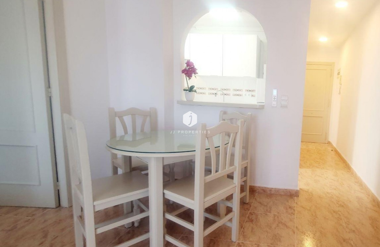Aus zweiter Hand - Penthouse -
Torrevieja - Estacion de autobuses