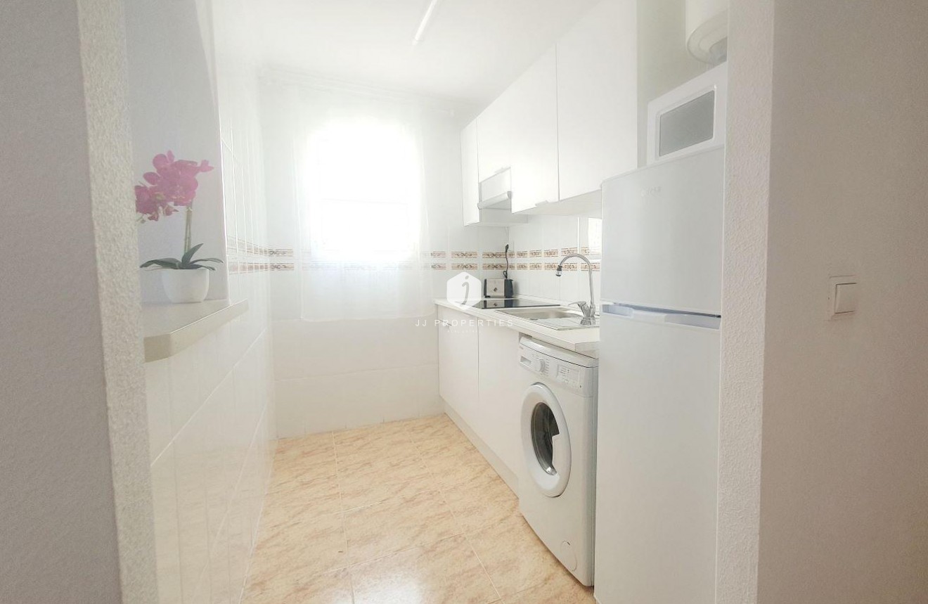 Aus zweiter Hand - Penthouse -
Torrevieja - Estacion de autobuses