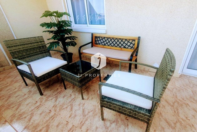 Aus zweiter Hand - Penthouse -
Torrevieja - Estacion de autobuses