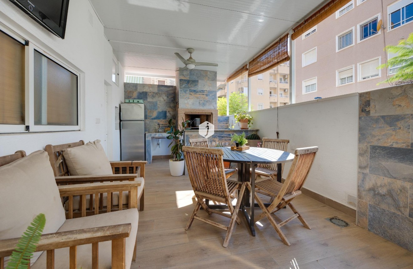 Z drugiej ręki - Szalet -
Torrevieja - Centro