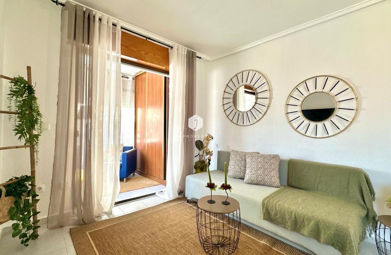 Aus zweiter Hand - Wohnung -
Torrevieja - La Siesta - El Salado - Torreta