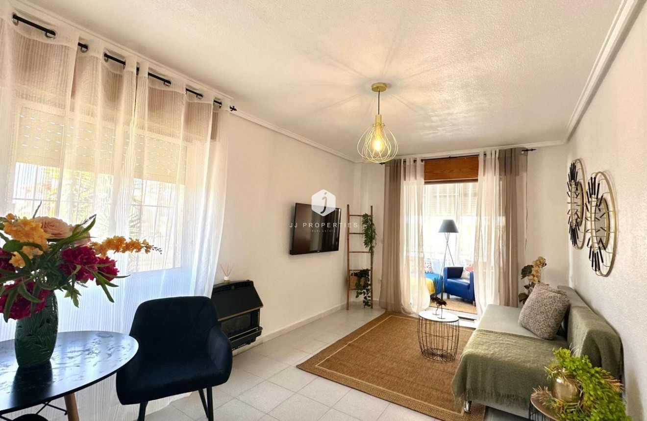 Aus zweiter Hand - Wohnung -
Torrevieja - La Siesta - El Salado - Torreta