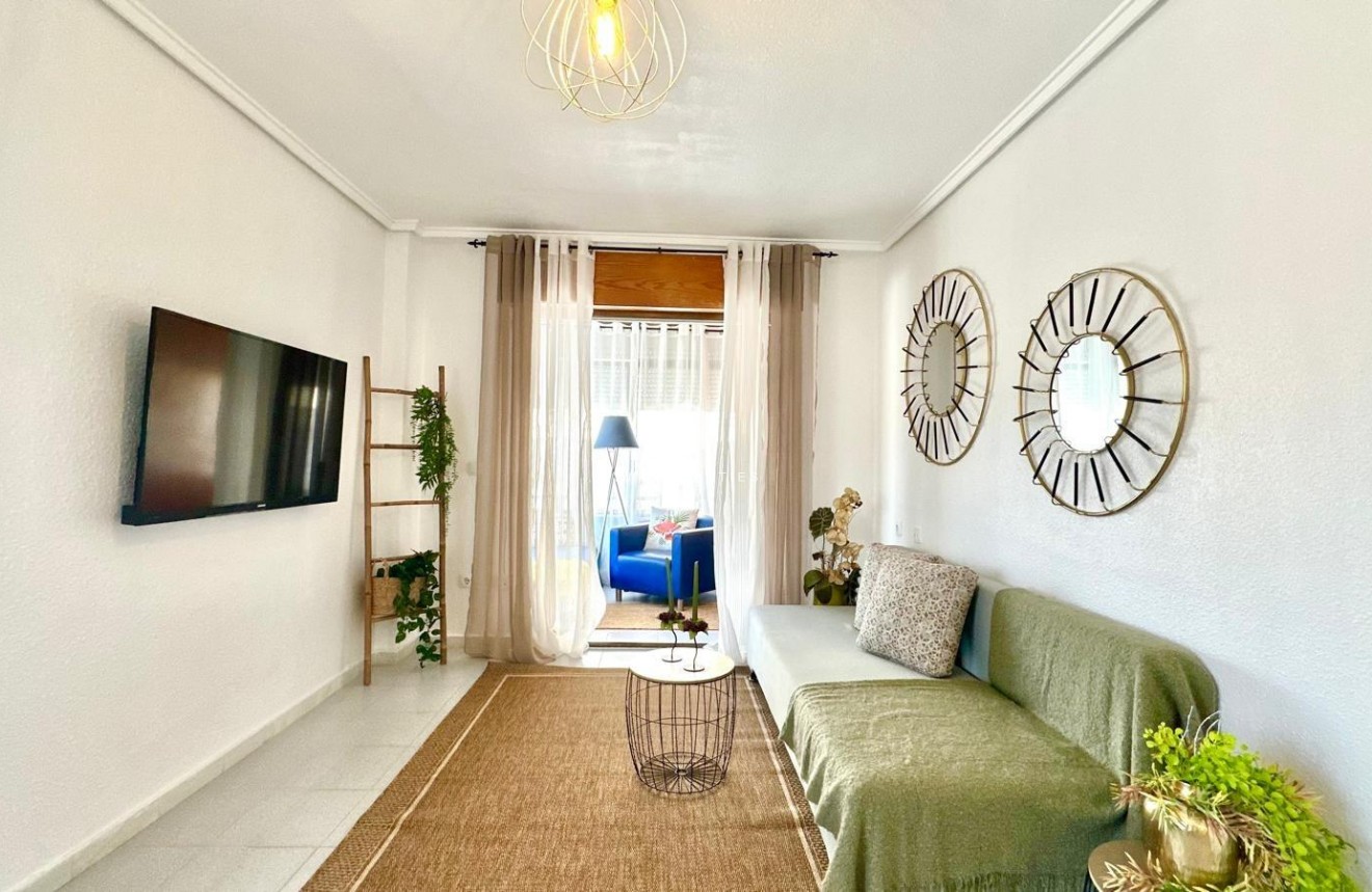Aus zweiter Hand - Wohnung -
Torrevieja - La Siesta - El Salado - Torreta