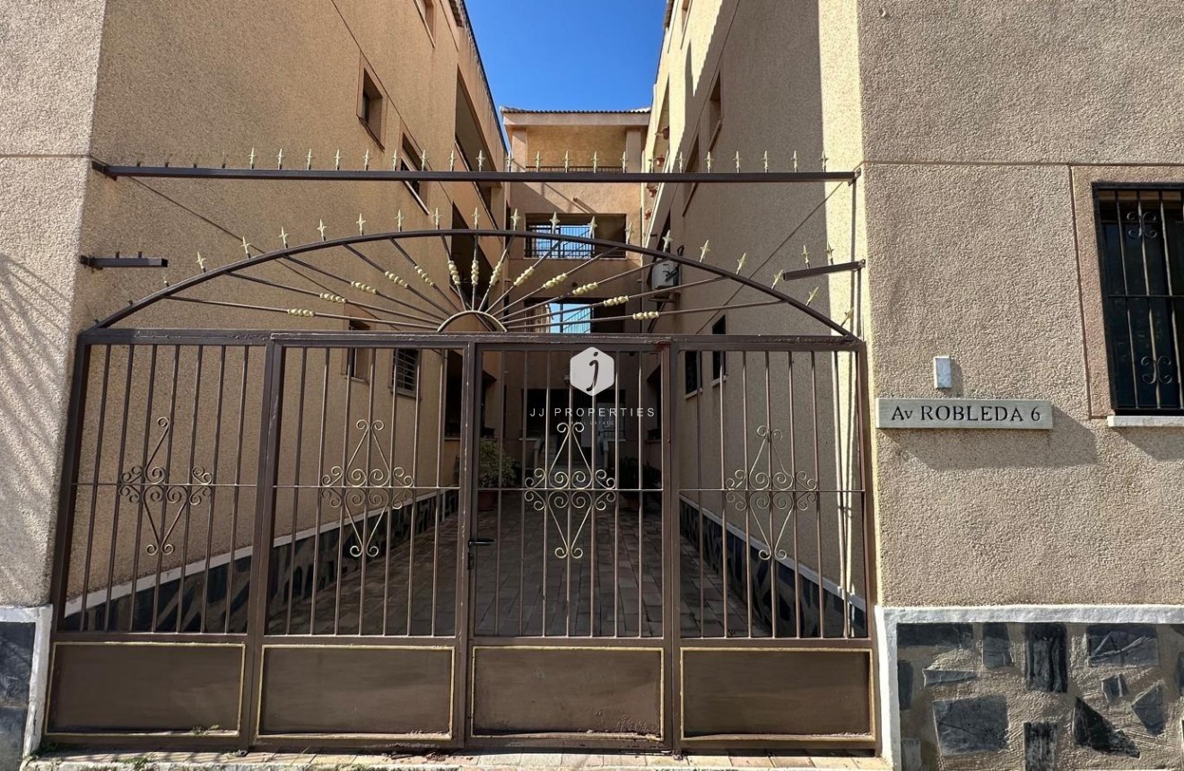 Aus zweiter Hand - Wohnung -
Torrevieja - La Siesta - El Salado - Torreta