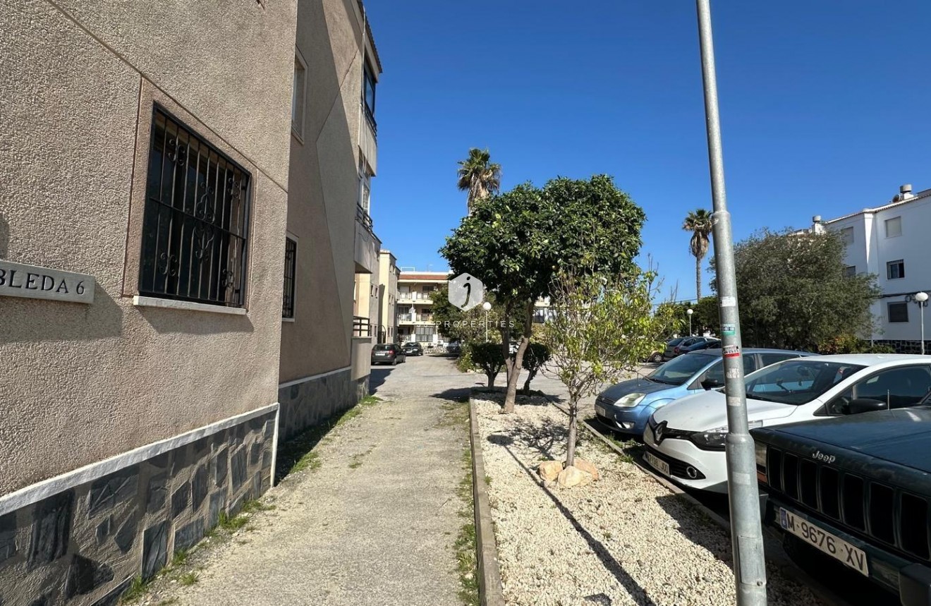 Aus zweiter Hand - Wohnung -
Torrevieja - La Siesta - El Salado - Torreta