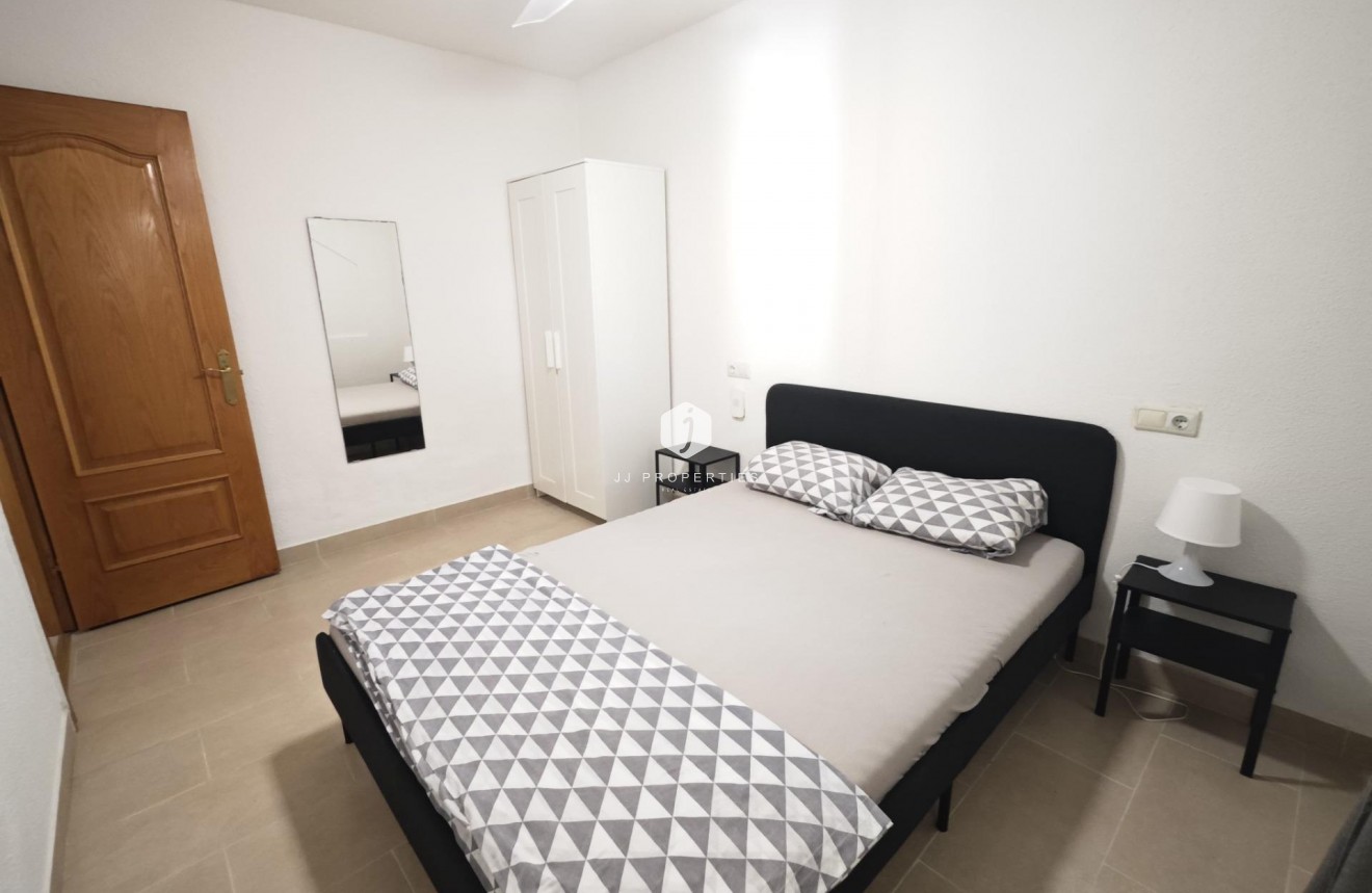 Aus zweiter Hand - Bungalow -
Torrevieja - Playa del Cura