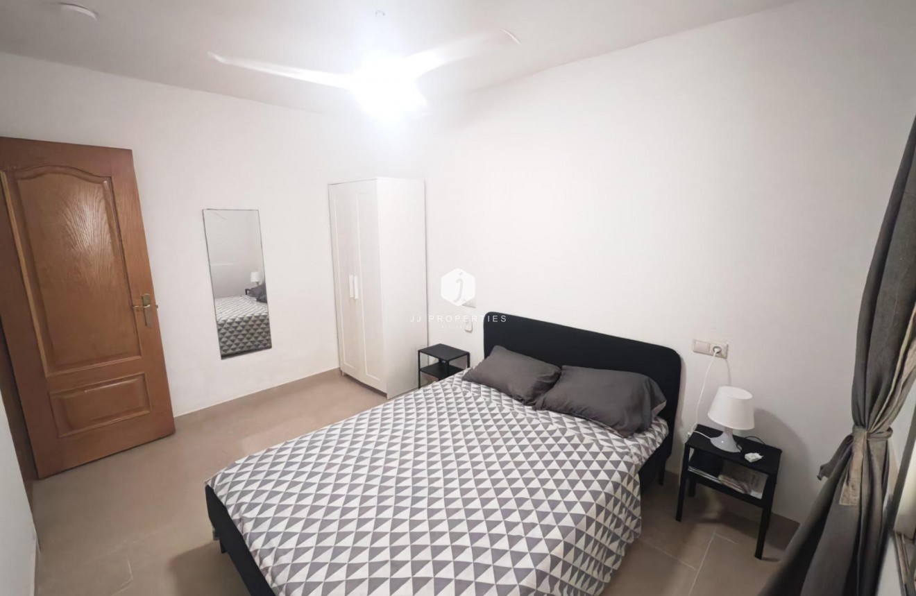 Aus zweiter Hand - Bungalow -
Torrevieja - Playa del Cura