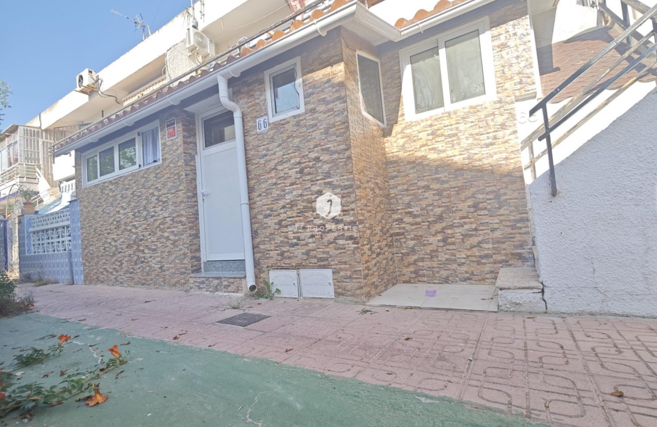 Aus zweiter Hand - Bungalow -
Torrevieja - Playa del Cura