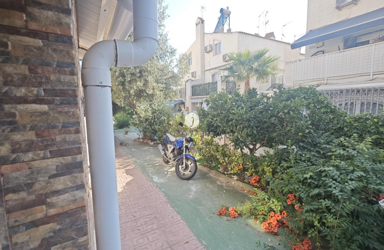 Aus zweiter Hand - Bungalow -
Torrevieja - Playa del Cura