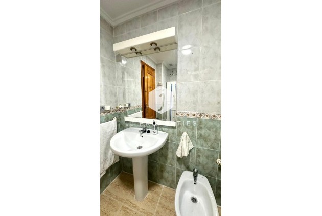Resale - Apartment / flat -
Torrevieja - Acequion