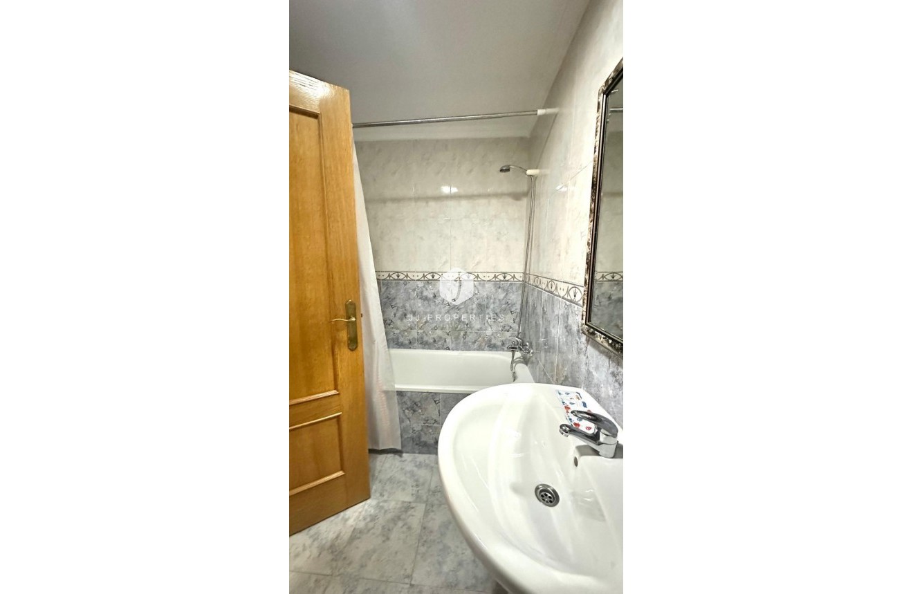 Tweedehands - Appartement / flat -
Torrevieja