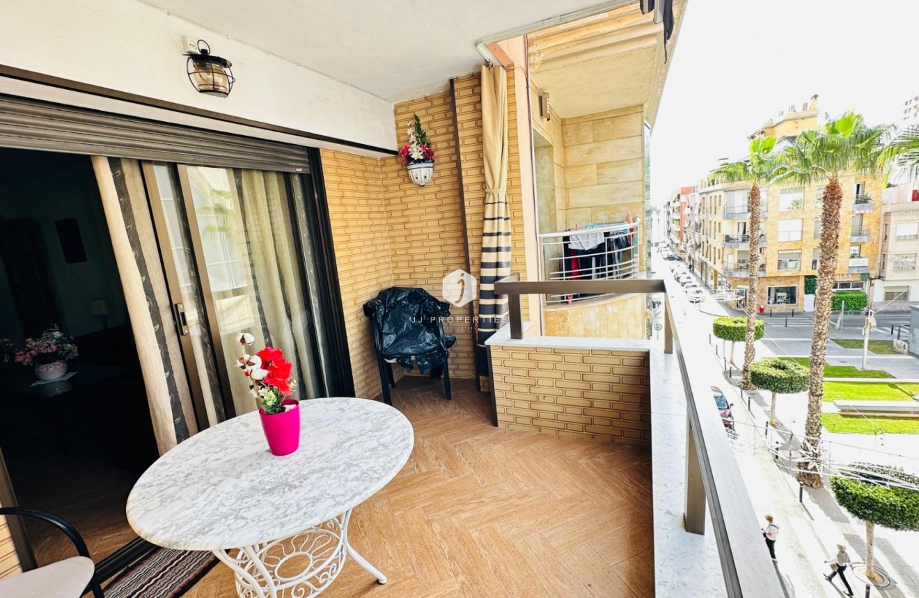 Segunda mano - Apartamento / piso -
Torrevieja - Centro