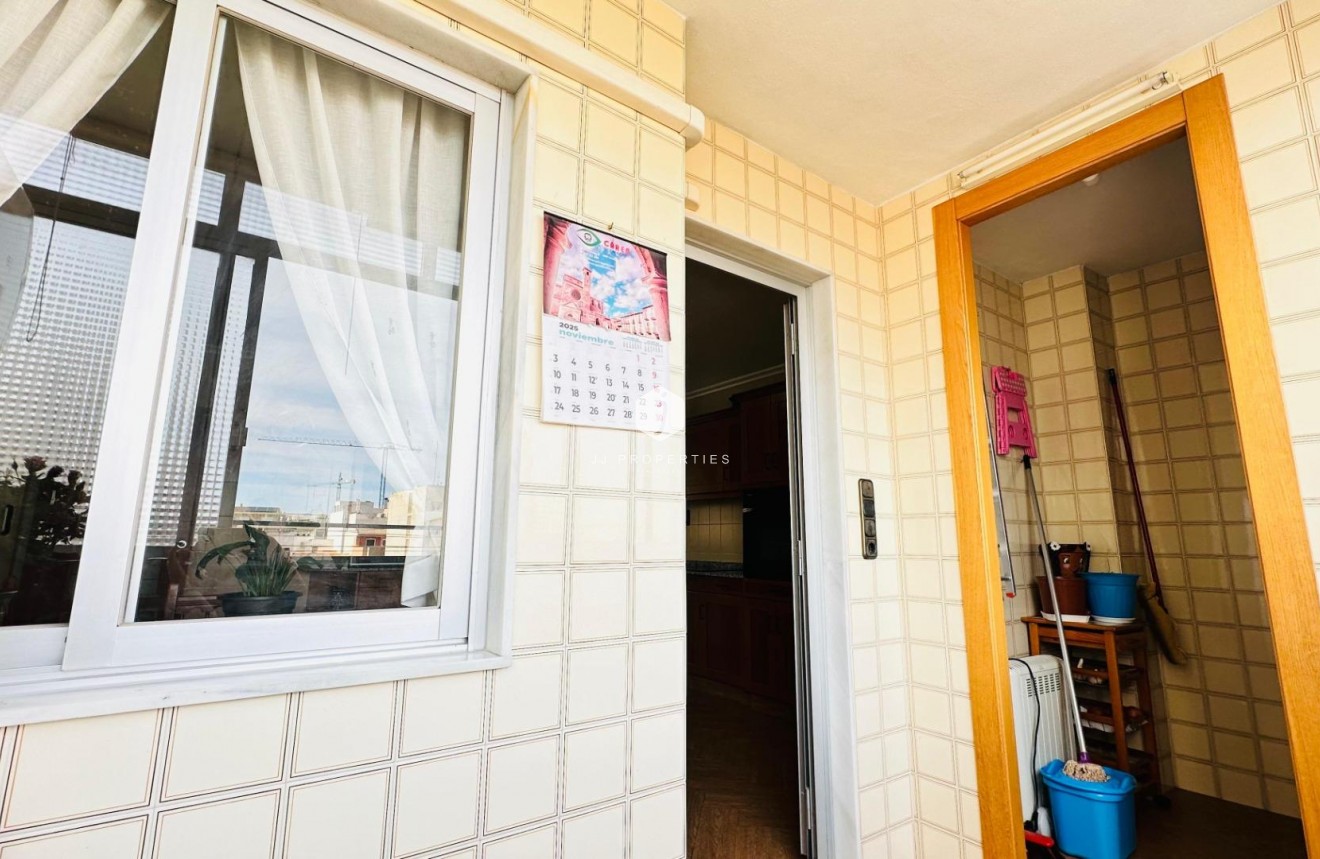Segunda mano - Apartamento / piso -
Torrevieja - Centro