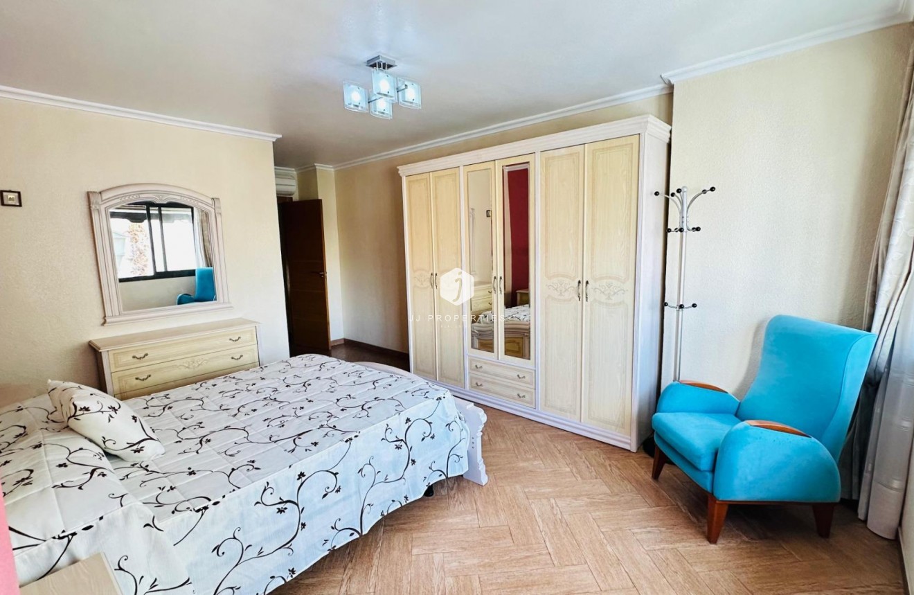Segunda mano - Apartamento / piso -
Torrevieja - Centro
