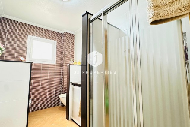 Segunda mano - Apartamento / piso -
Torrevieja - Centro