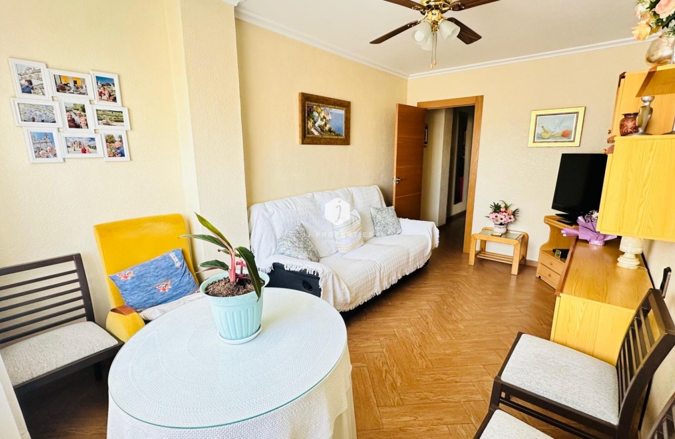 Segunda mano - Apartamento / piso -
Torrevieja - Centro