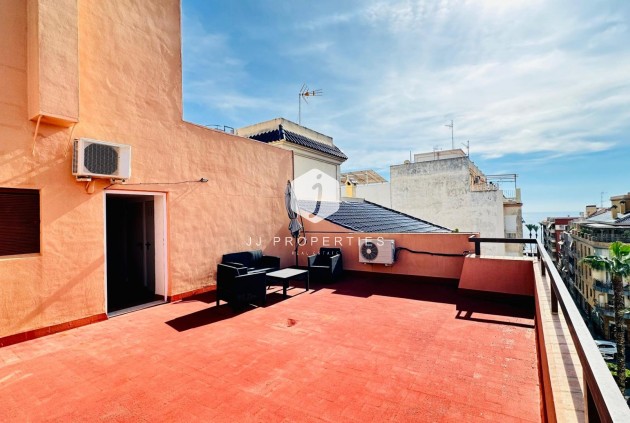 Segunda mano - Apartamento / piso -
Torrevieja - Centro