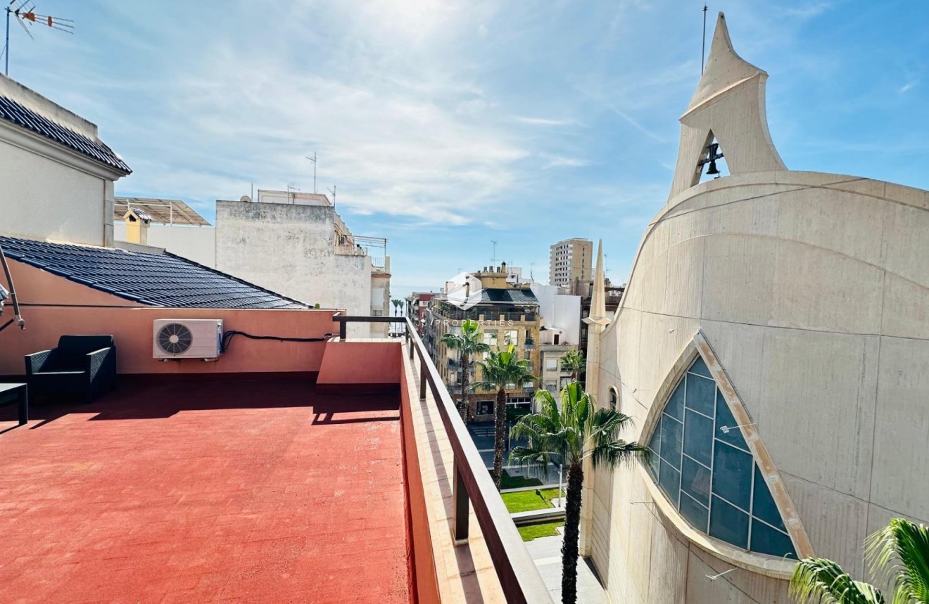 Segunda mano - Apartamento / piso -
Torrevieja - Centro