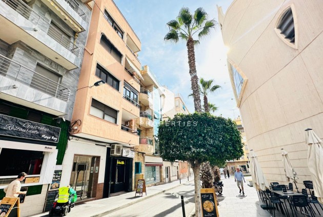Segunda mano - Apartamento / piso -
Torrevieja - Centro