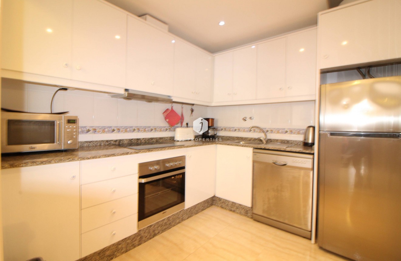 Resale - Apartment / flat -
Torrevieja - Centro