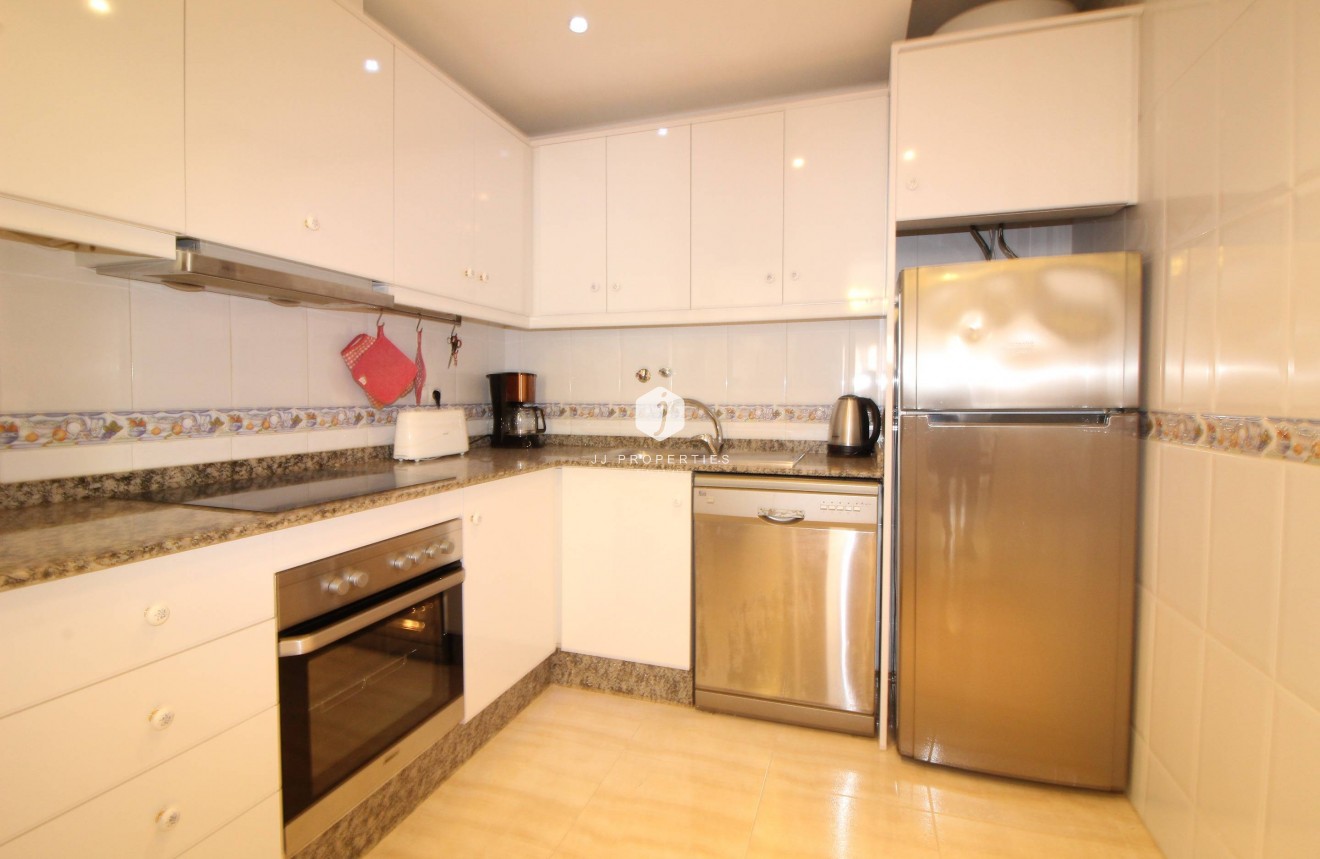 Resale - Apartment / flat -
Torrevieja - Centro