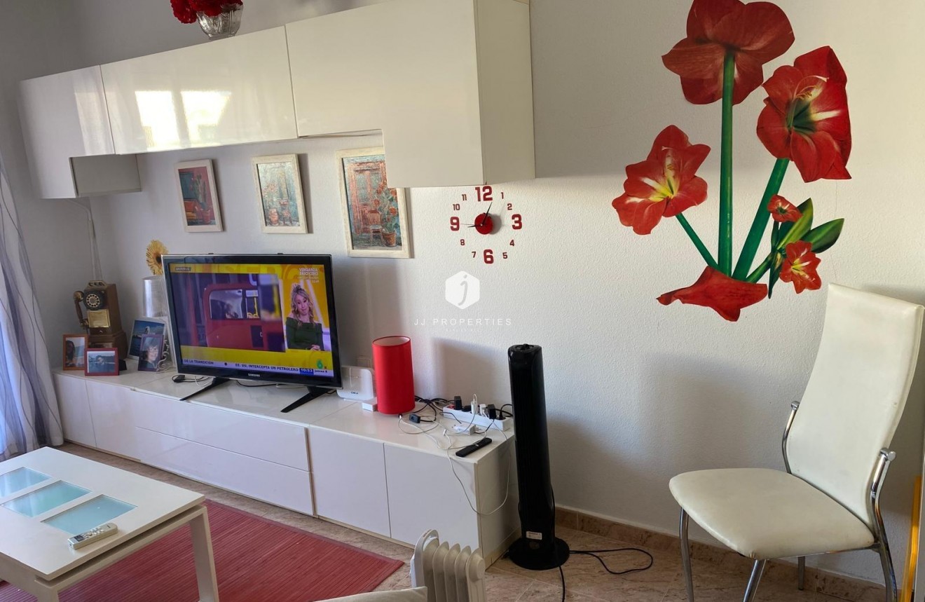 Aus zweiter Hand - Penthouse -
Torrevieja - Estacion de autobuses