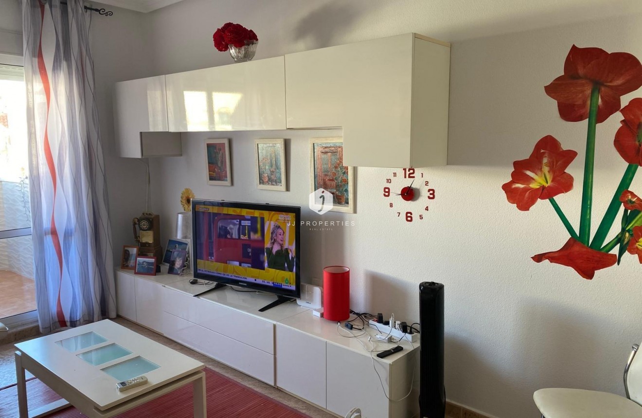 Aus zweiter Hand - Penthouse -
Torrevieja - Estacion de autobuses