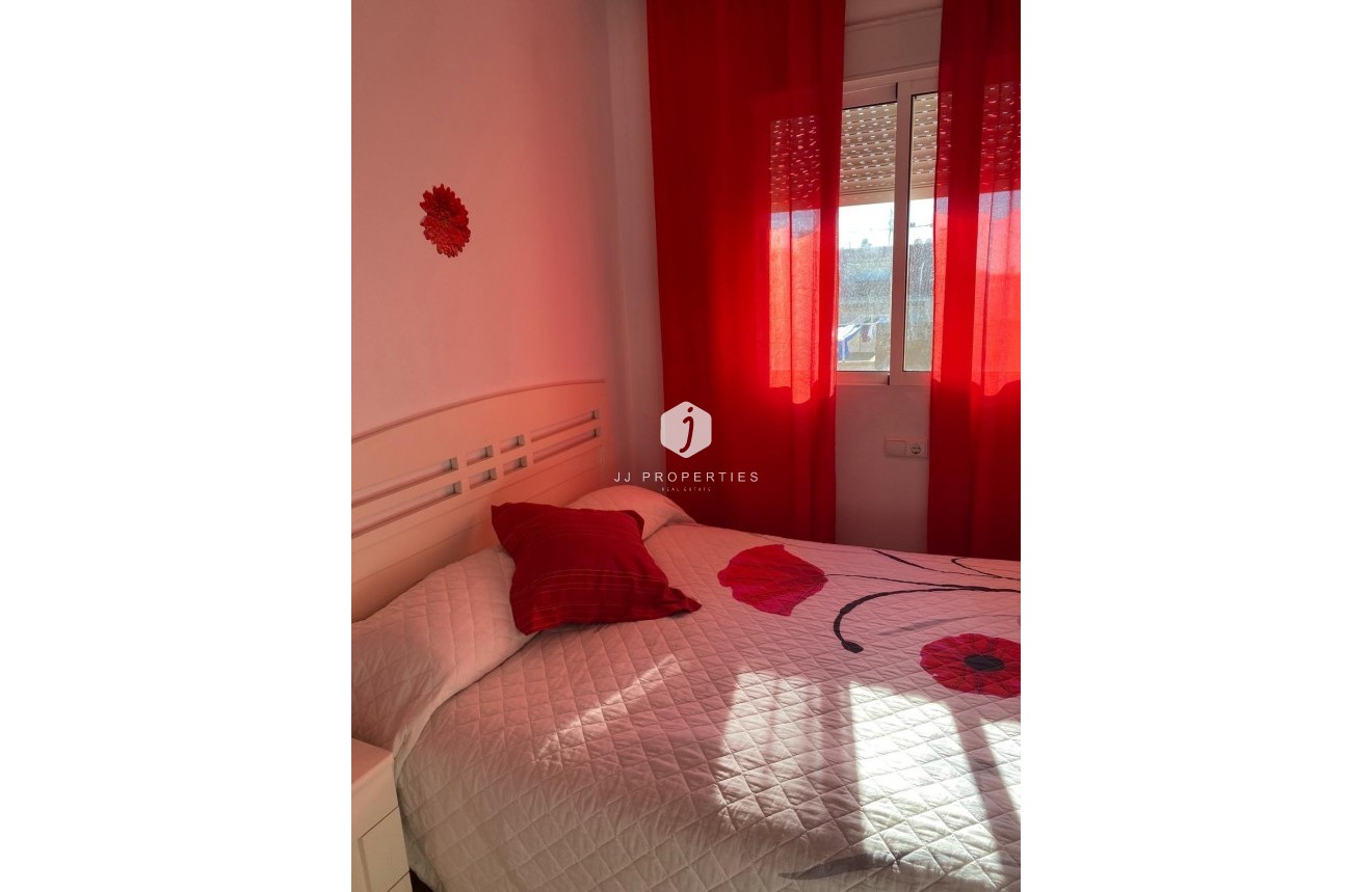 Aus zweiter Hand - Penthouse -
Torrevieja - Estacion de autobuses