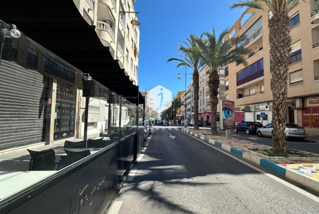 Tweedehands - Appartement / flat -
Torrevieja - Centro