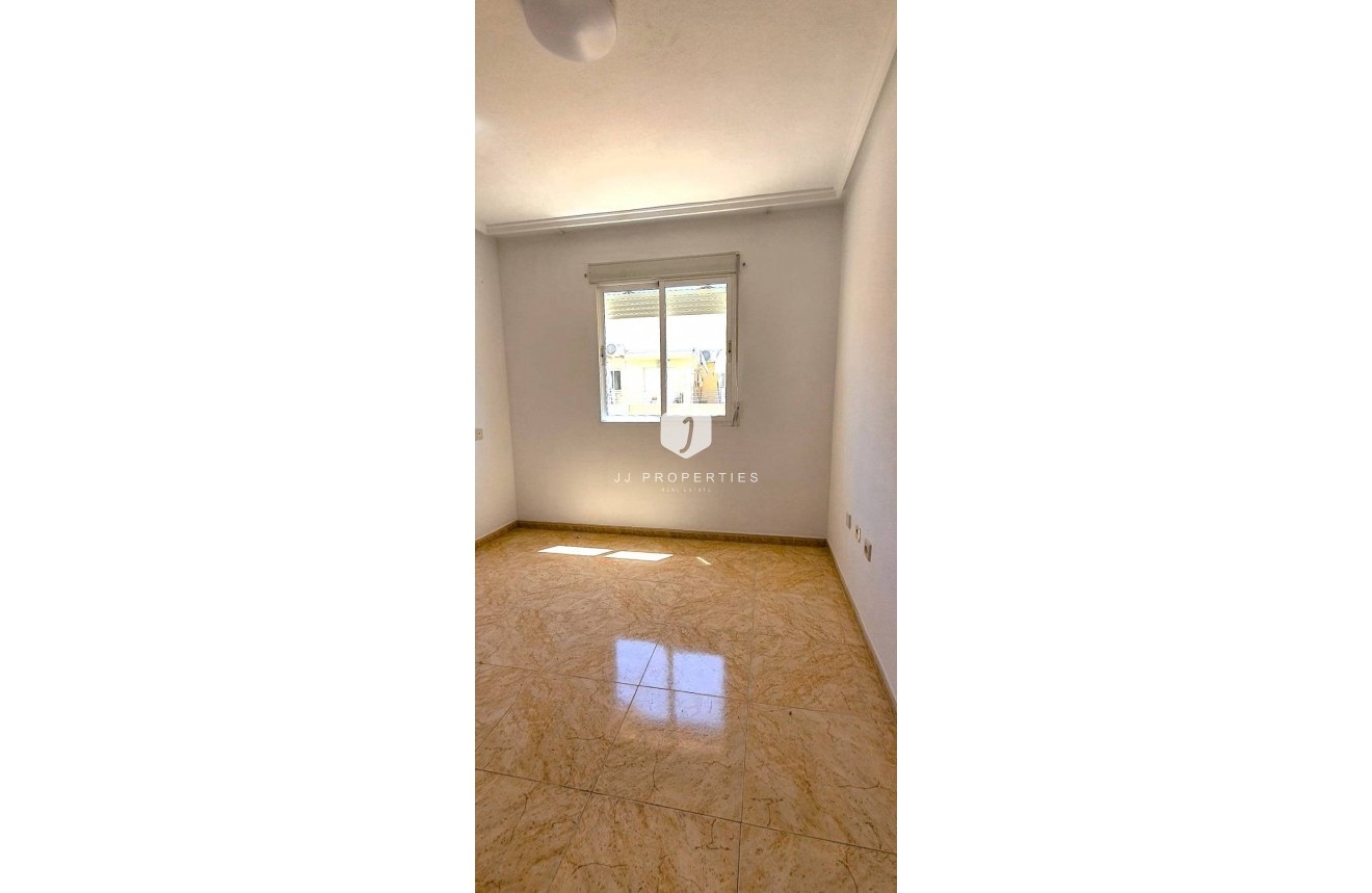 Aus zweiter Hand - Penthouse -
Torrevieja - Playa de los Locos