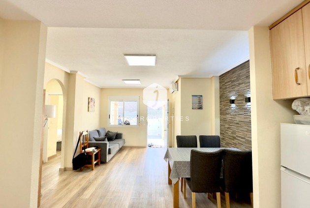 Resale - Bungalow -
Torrevieja - Torreblanca